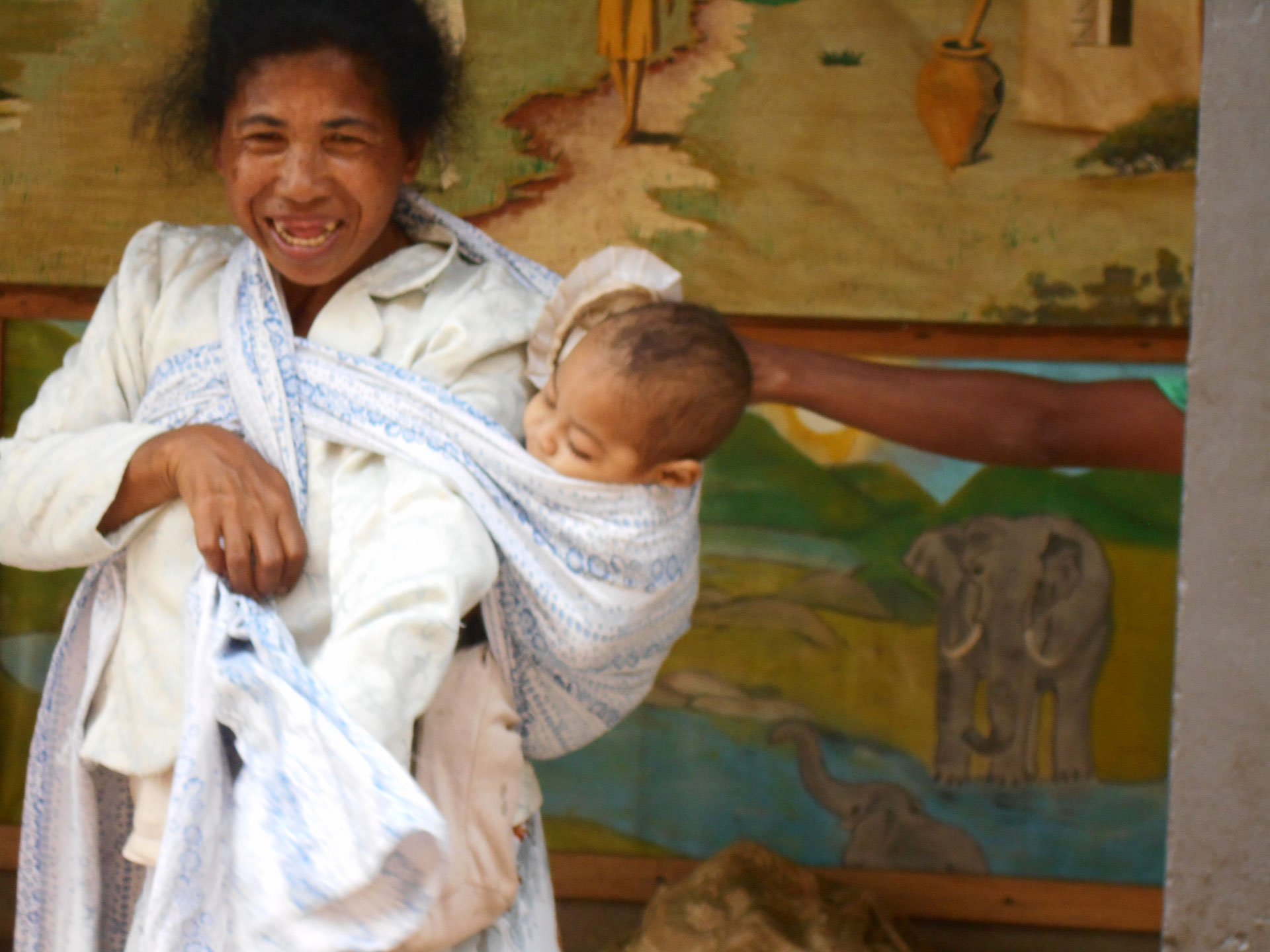 Mère malgache avec son enfant